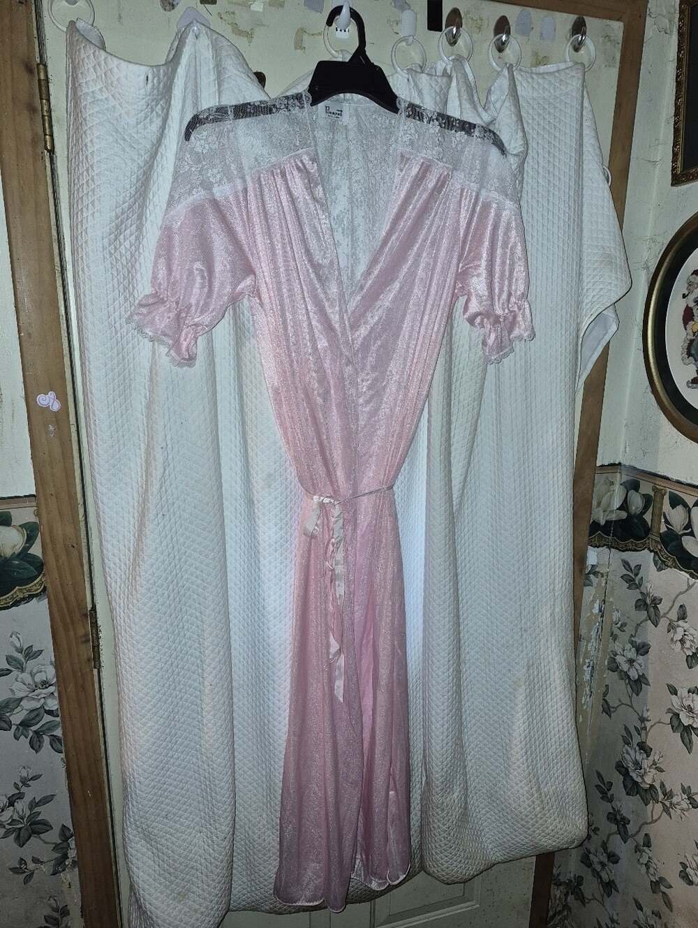 Vintage Paramount Pink Nylon Peignoie Robe Size Medium (1970's-1980's)